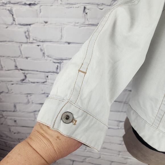 Chico's Jean Jacket Women 3 Long Sleeves White Light Wash Denim Stretchy cropped - Picture 5 of 9